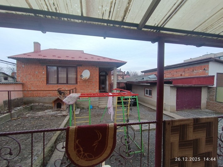 Продаж ДВУХ Будинків Іл. Зріні - фото 1