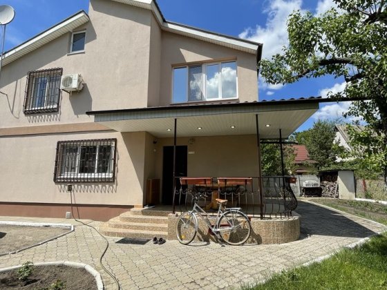 Продається будинок дача в сосновому лісі біля озера