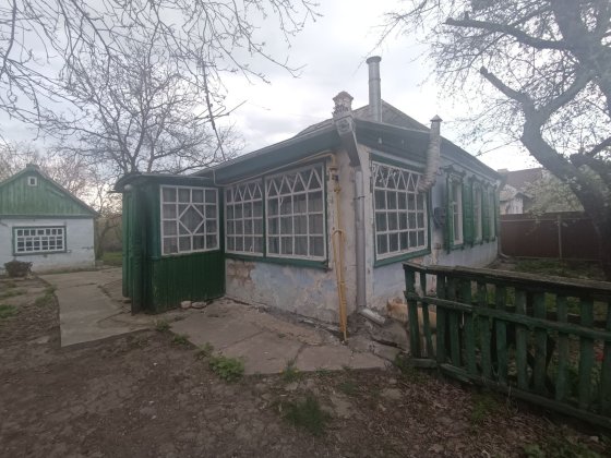 Продам будинок в центрі міста