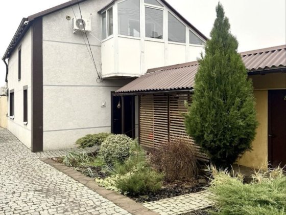 У продажу  комфортний будинок у центрі м. Самар Самар