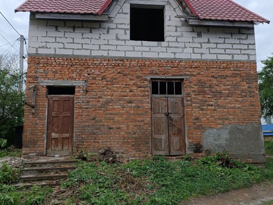 Продам будову в центрі міста Славута