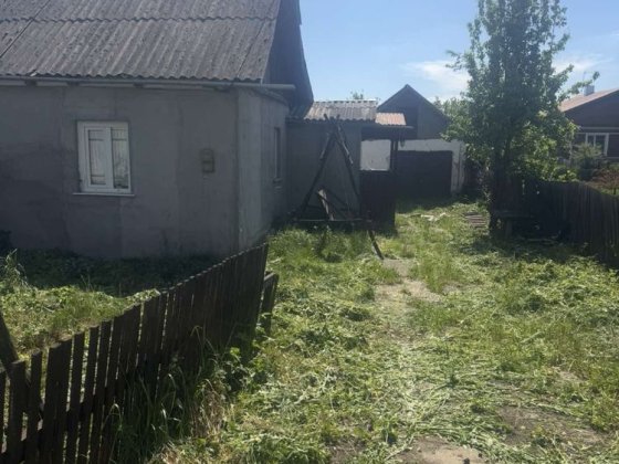 Продам Пів будинку з можливостю добудування , город , гараж Славута