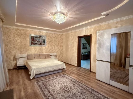 Продаж будинку по вул. Пілотів Умань