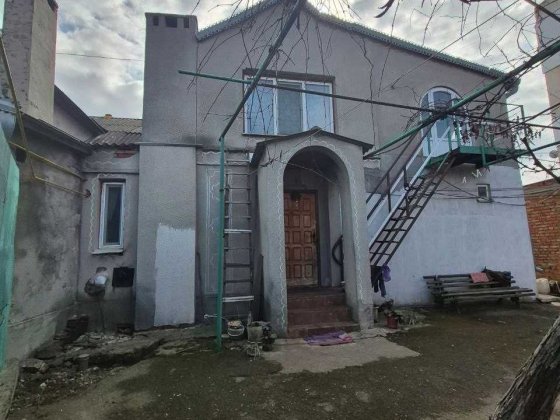 Продаж. Частина будинку. Окремий двір. 6 соток. Гараж Умань