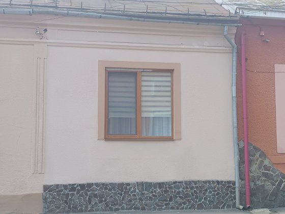 Продам напівособняк в центрі міста Хуст