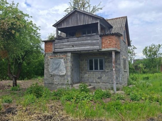 Двоповерхова дача в районі ВГСЧ Шептицький