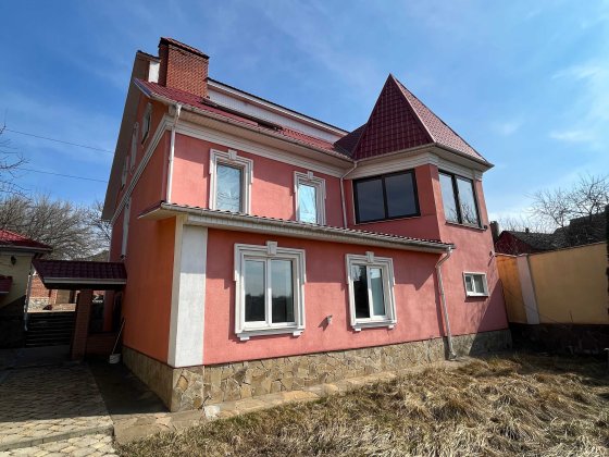 Продам дом. Центр. Можливий продаж через ЄВідновлення