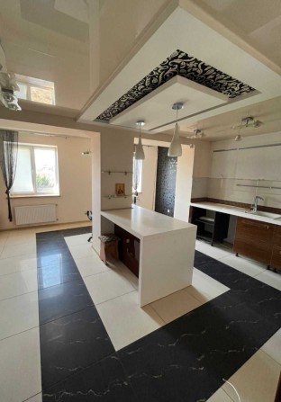 Продам 3 этажный дом Чугуев - фото 1