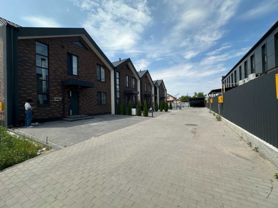 Продаж таунхауса в Агрономічному Агрономичное