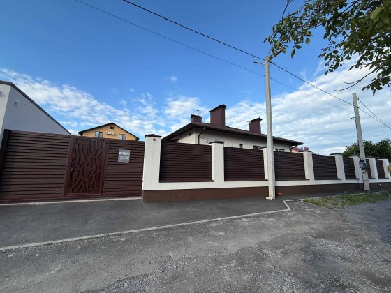 Продаж нового 1 поверхового будинку з гаражем і ділянкою на 3 сотки, 110 кв. м, 3 кімнати, в "ЦАРСЬК Агрономичное