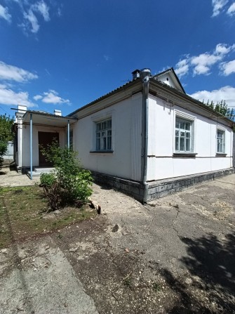 м. Тульчин Продається просторий 4-кімнатний будинок з ділянкою біля школи! - фото 1