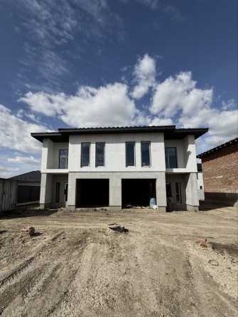 Продаж дуплекс | Рованці | ТЦ BAOBAB | МОНОЛІТНЕ ПЕРЕКРИТТЯ | Луцький район - фото 1