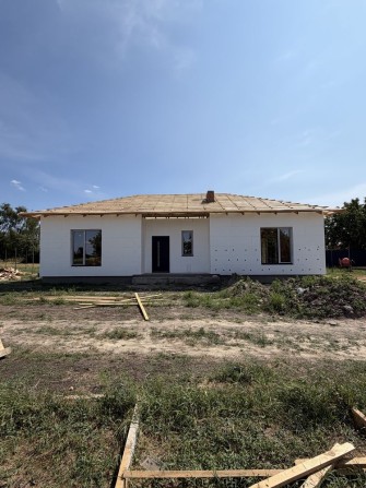 Продаж сучасний будинок на етапі будівництва в с. Голишів(2 км від Боратина) Луцький район - фото 1