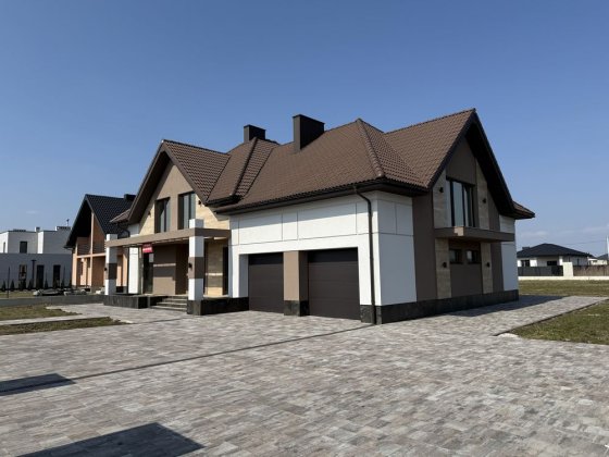 Сучасний дизайнерський будинок 280 м² у Боратині  Преміум клас Боратин