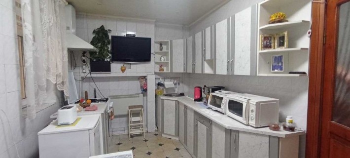 Продам 2-х эт. дом в Подгородном, можно проживание двух семей - фото 1