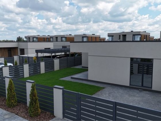 Пропонується до продажу сучасний будинок у престижному котеджному містечку «Золоті Ключі». Слобожанское