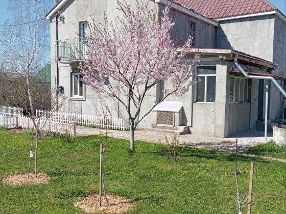 Продам 2х эт дом  164м2  с. Обуховка Обуховка
