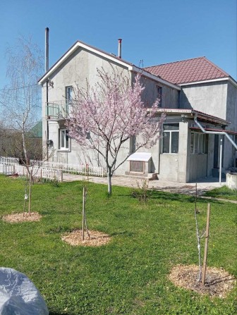 Продам 2х эт дом  164м2  с. Обуховка - фото 1