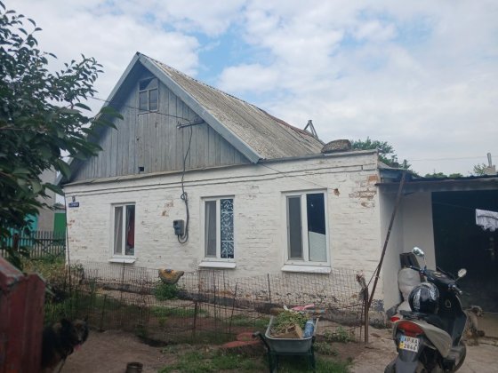 Продам 1/2 будинку. Всі зручності. Синельниково