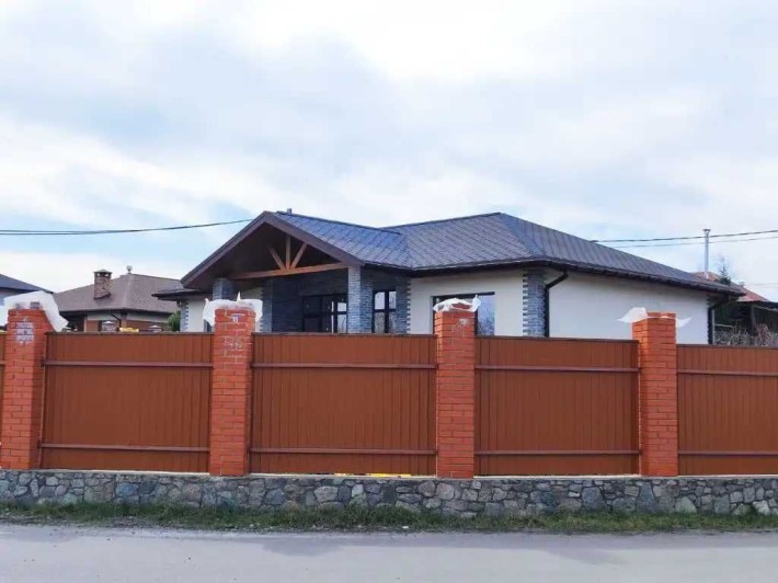 Продам дом 126,5 м2 улица Малиновая Новоалександровка Правый берег - фото 1