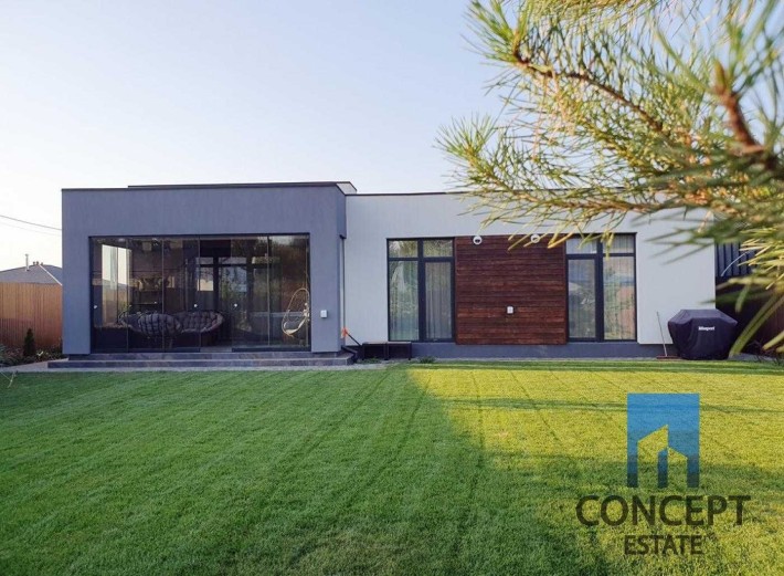Продам красивый дом в Новоалександровке. Дорогой ремонт! - фото 1