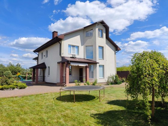 Продам будинок з басейном в с. Новоселівка Підгородне Новоселовка