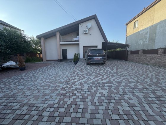 Продам Будинок в Довжику з банькою біля лісу можно під єОсеоя Довжик