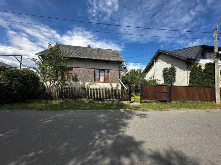 Продається затишний будинок в м. Тячів - фото 1