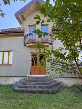 Продається сучасний будинок у місті тячів - фото 1