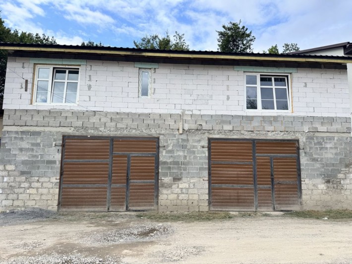Продам будинок з гаражами - фото 1