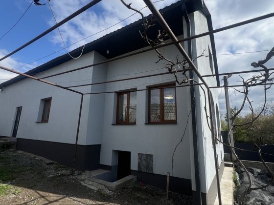 Готовий з ремонтом дім в неймовірно гарній локаціі по привабливій ціні Чинадиево