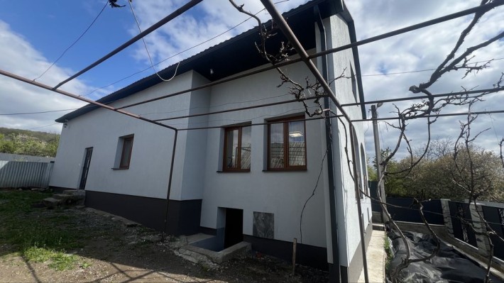 Готовий з ремонтом дім в неймовірно гарній локаціі по привабливій ціні - фото 1