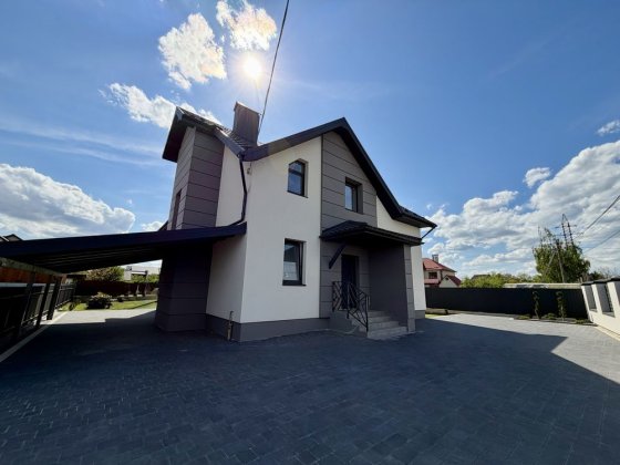 Просторий будинок з міськими комунікаціями !Газ Криховцы