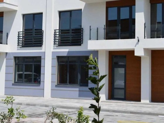 Продаж КУТОВОГО таунхаусіа з чорновим ремонтом Волчинец