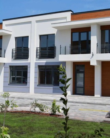 Продаж КУТОВОГО таунхаусіа з чорновим ремонтом - фото 1