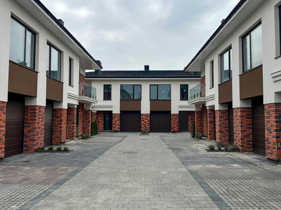 Продам дуплекс в межах міста, готовий