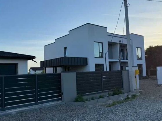 Продаж дуплекса в Крихівцях 137м2, 3.5сот з навісом для авто Криховцы