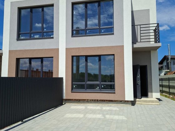 Продається дуплекс,вул.Вивізна,с.Крихівці. Криховцы