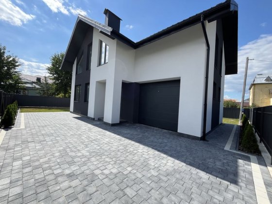 Продається будинок 140 м2 на етапі етапі ремонту. Повністю укомплектований Крихівці