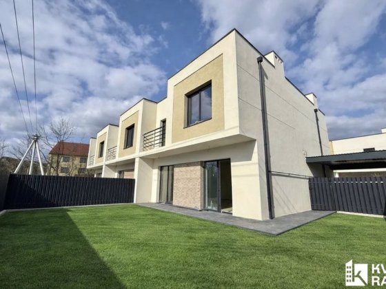 Зданий таунхаус з гаражем 135м2, в Крихівцях Крихівці