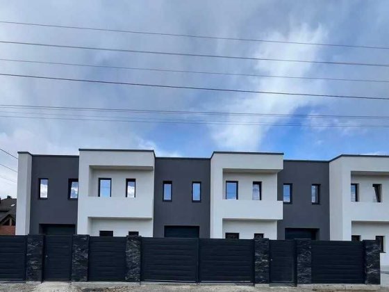 Продається таунхаус з гаражем  в ЕКО зоні біля Вовчинецьких пагорбів Волчинец