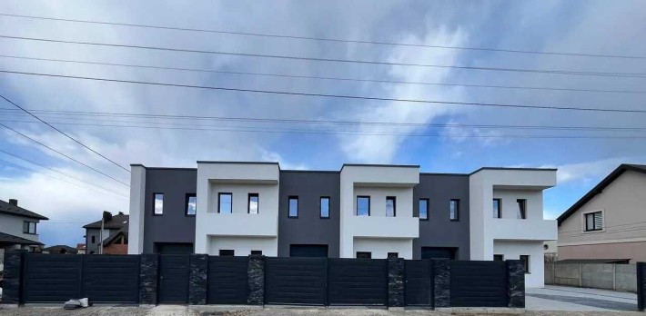 Продається таунхаус з гаражем  в ЕКО зоні біля Вовчинецьких пагорбів - фото 1