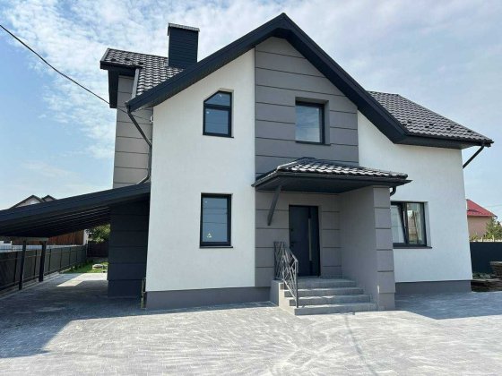 Сучасний будинок з чорновим ремонтом у 5хв від міста! велика ділянка, є комунікації Криховцы