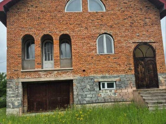 Продаж будинку у затишній локації. Богородчани