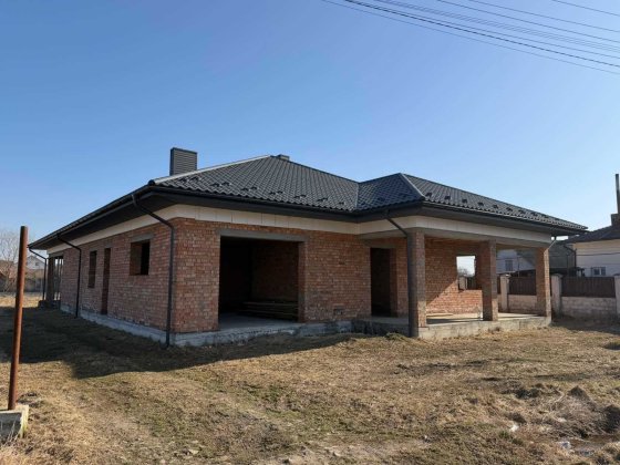 Будинок в передмісті Івано-Франківська, 14соток землі, всього в 5хв від міста Загвоздье