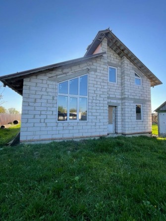 БЕЗ КОМІСІЇ Продаж мальовничої ділянки та двох будинків у с. Білогородка, вул. Бурштинова - фото 1