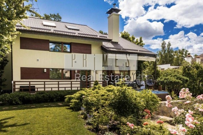 Будинок в Білогородці з підвальним поверхом, басейном, газом та каміном - фото 1