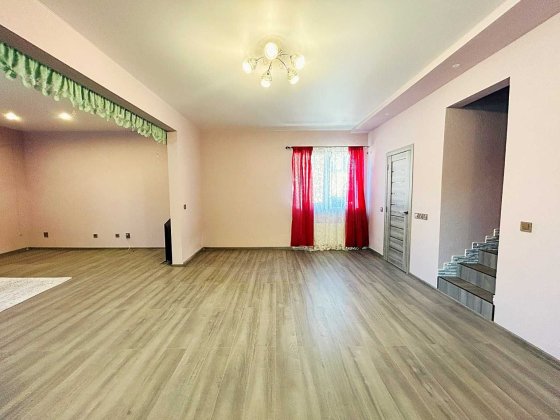 Будинок з ремонтом Білогородка 160 м2 6 соток Білогородка