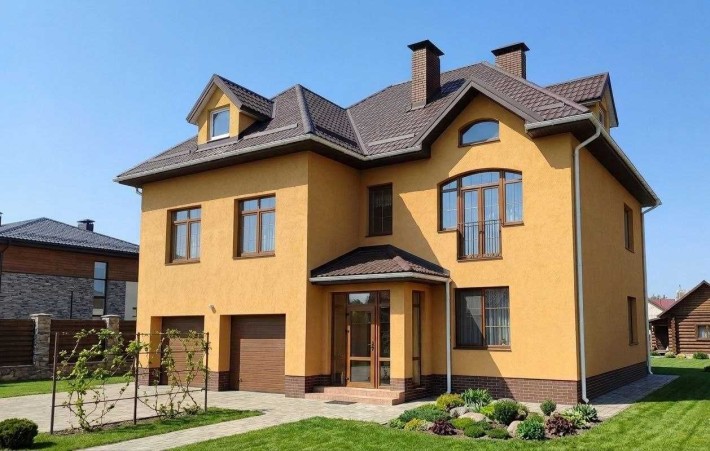 Продажа готового кирпичного дома 280 м2 с автономным отоплением в Гатном - фото 1