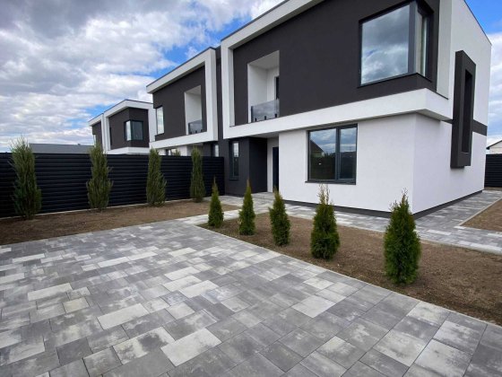 Продам Акційний дуплекс в Гнатівці, 150м2 ділянка 2.5 сотки, затишна локація